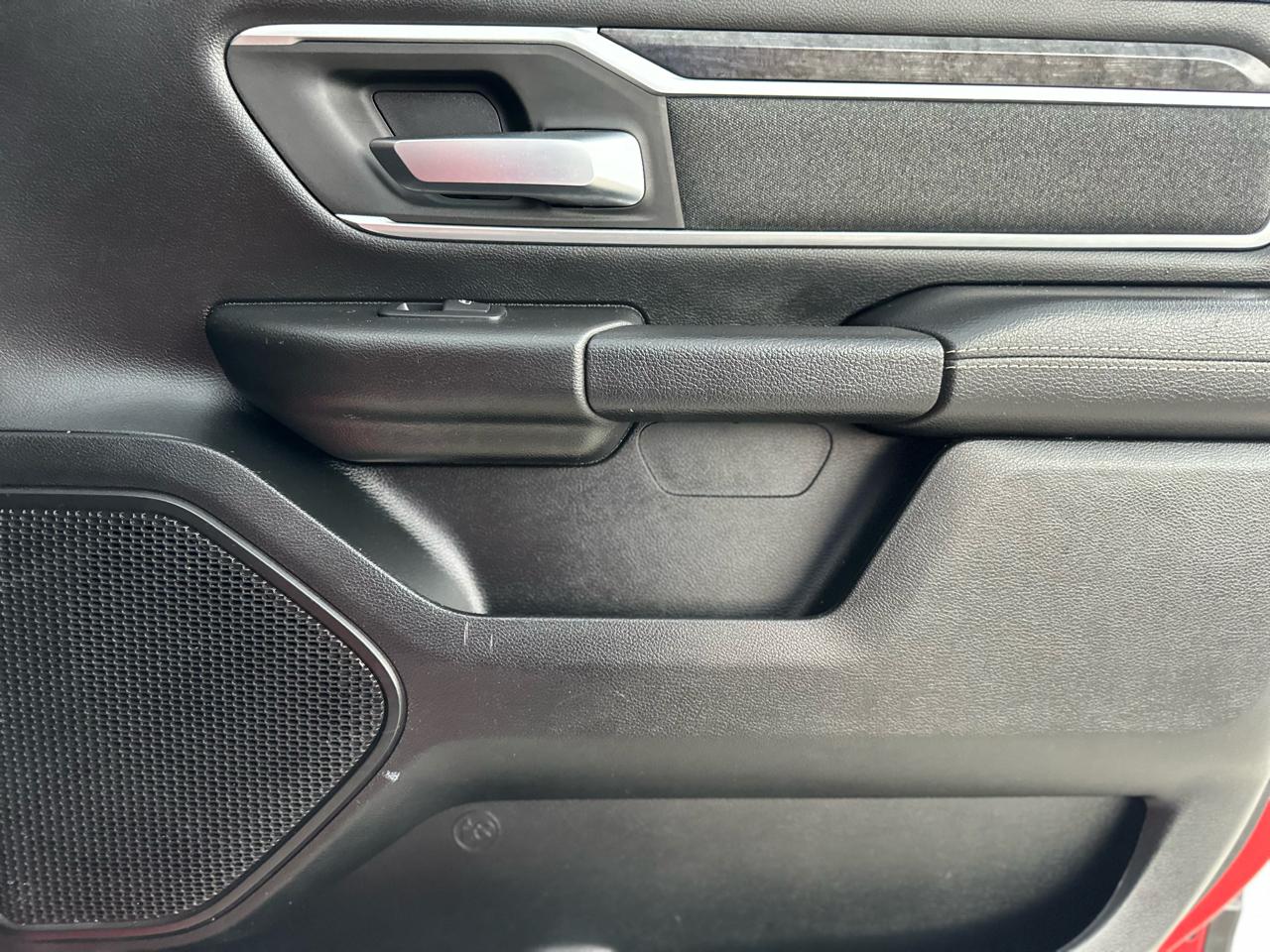 RAM 1500 Big Horn Crew Cab SWB 4WD 2020