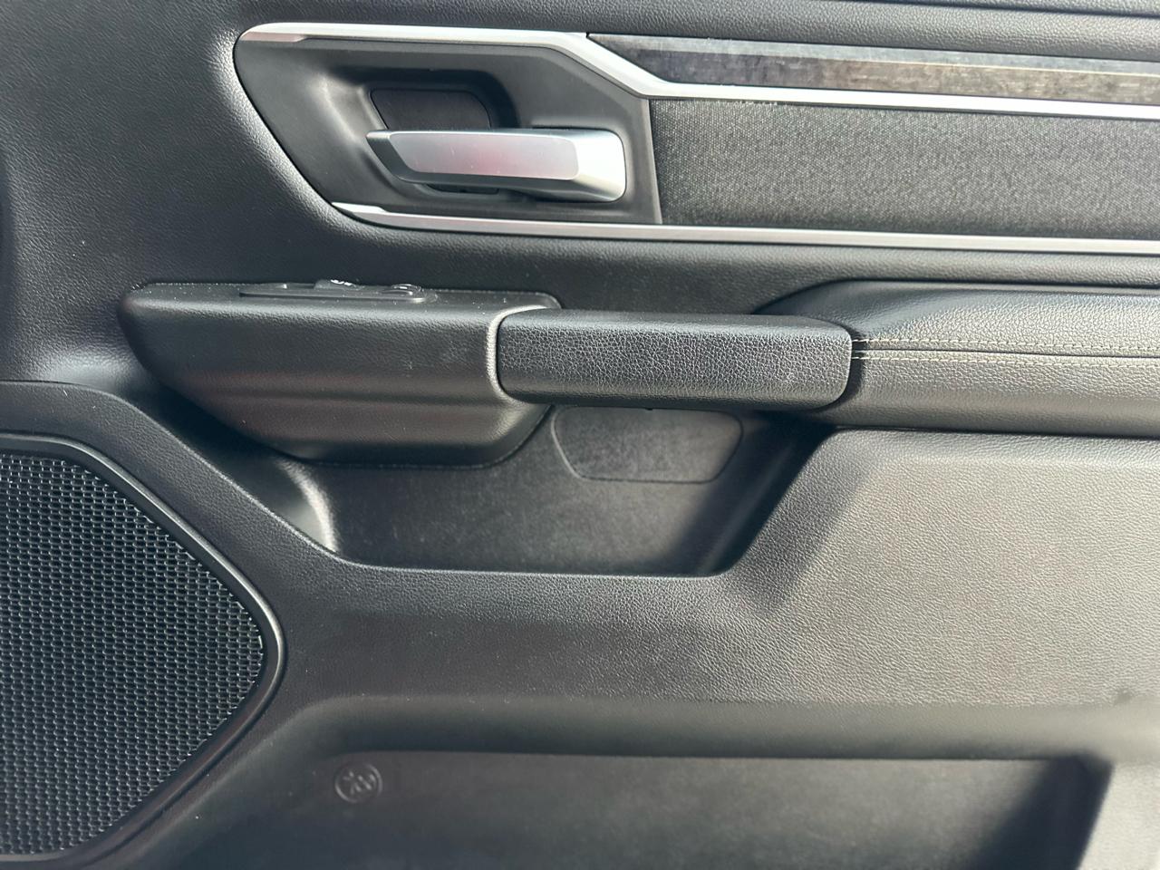 RAM 1500 Big Horn Crew Cab SWB 4WD 2020