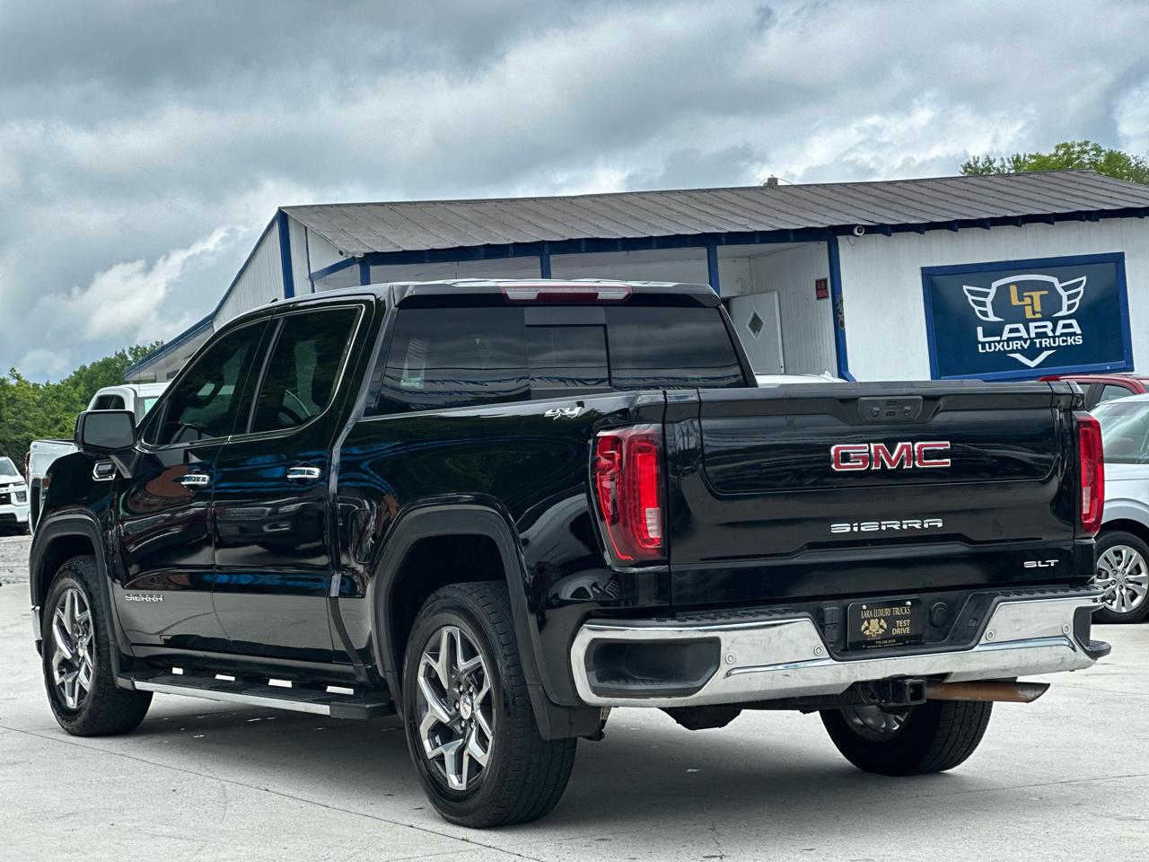 GMC Sierra 1500 SLT Crew Cab 4WD 2024