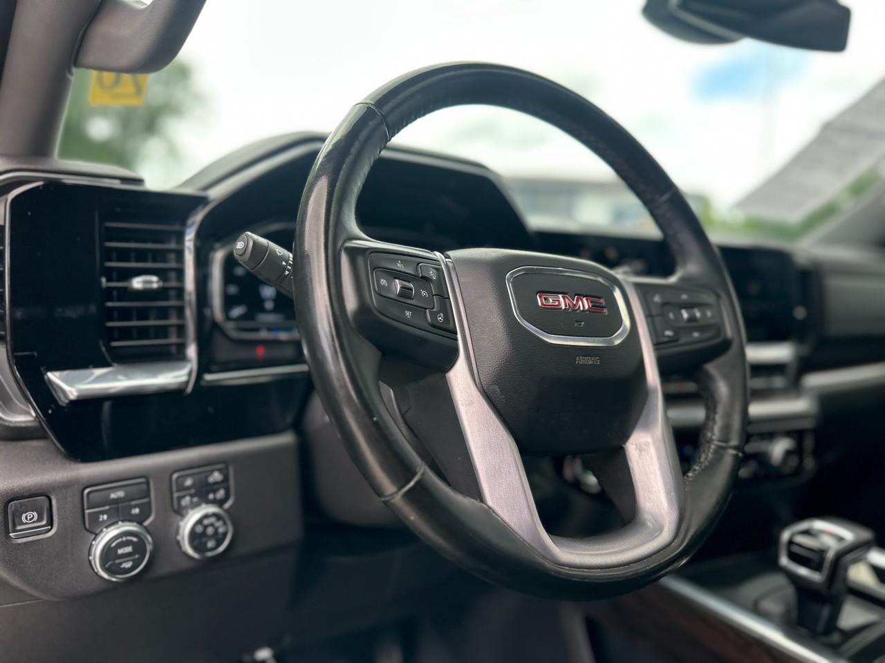 GMC Sierra 1500 SLT Crew Cab 4WD 2024