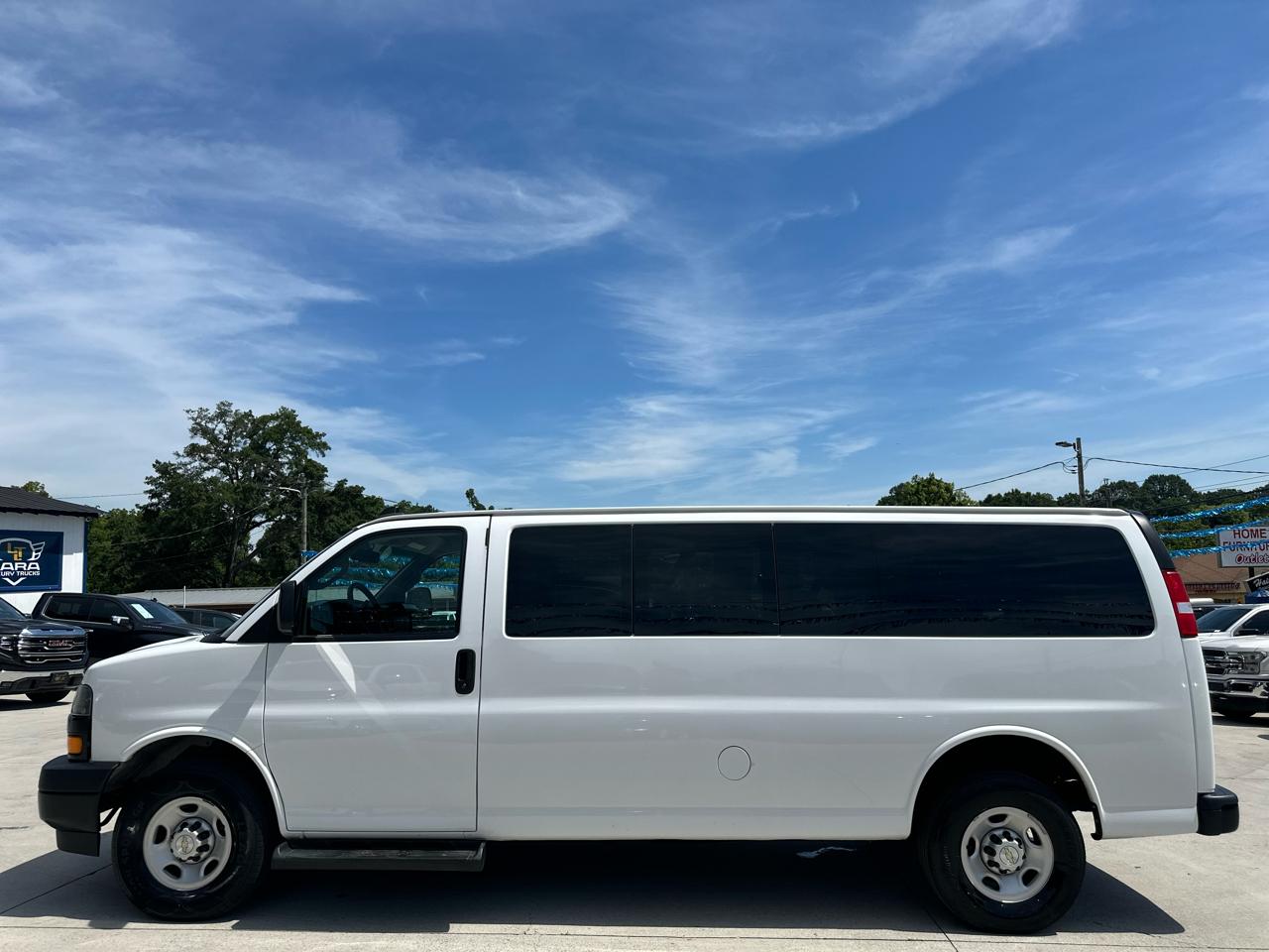 Chevrolet Express LS 3500 Extended 2023