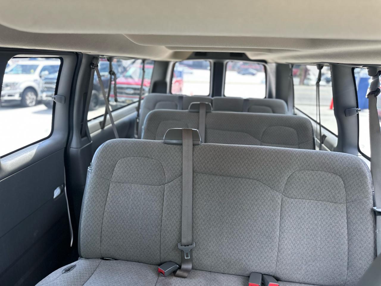 Chevrolet Express LS 3500 Extended 2023