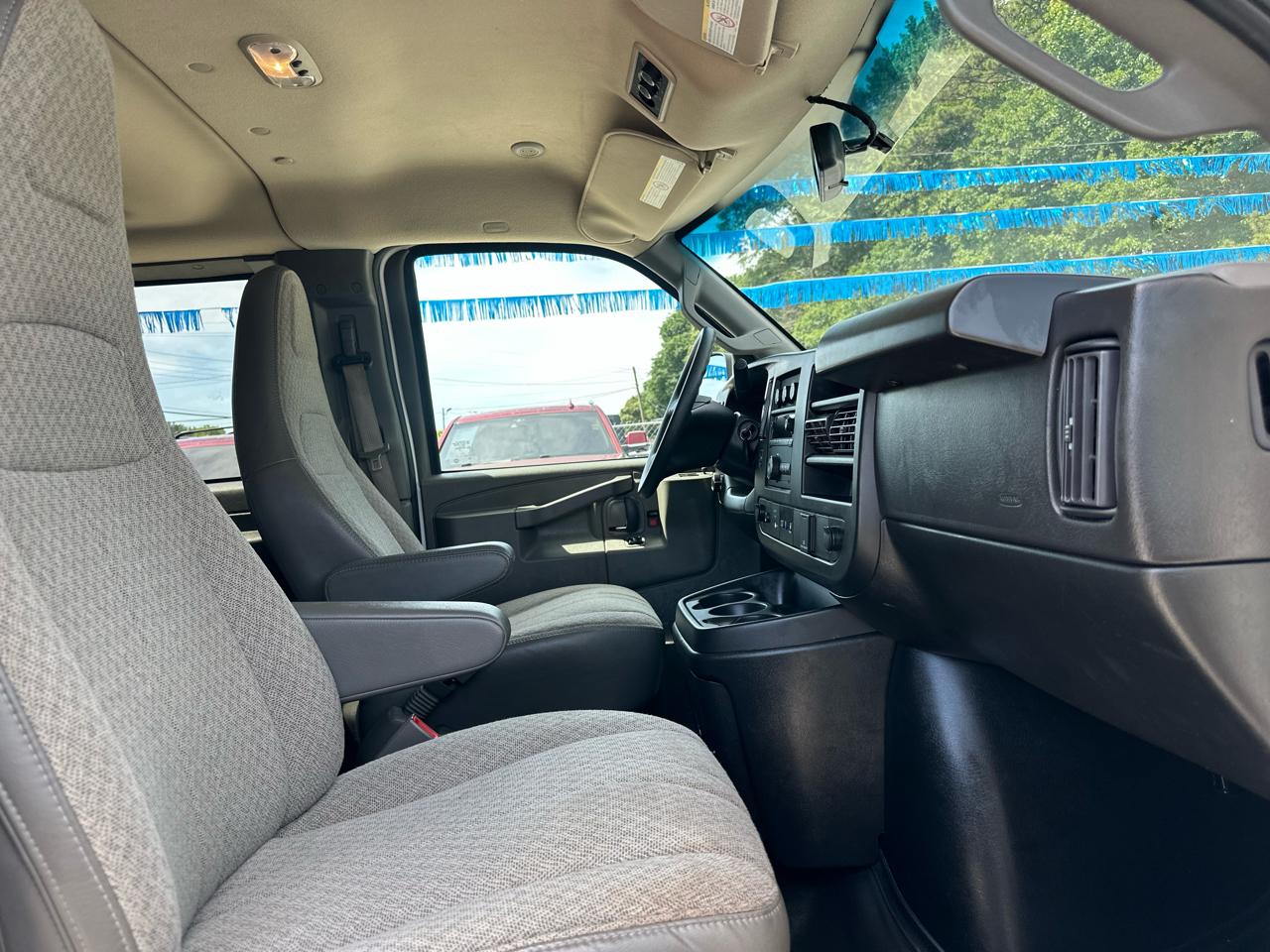 Chevrolet Express LS 3500 Extended 2023