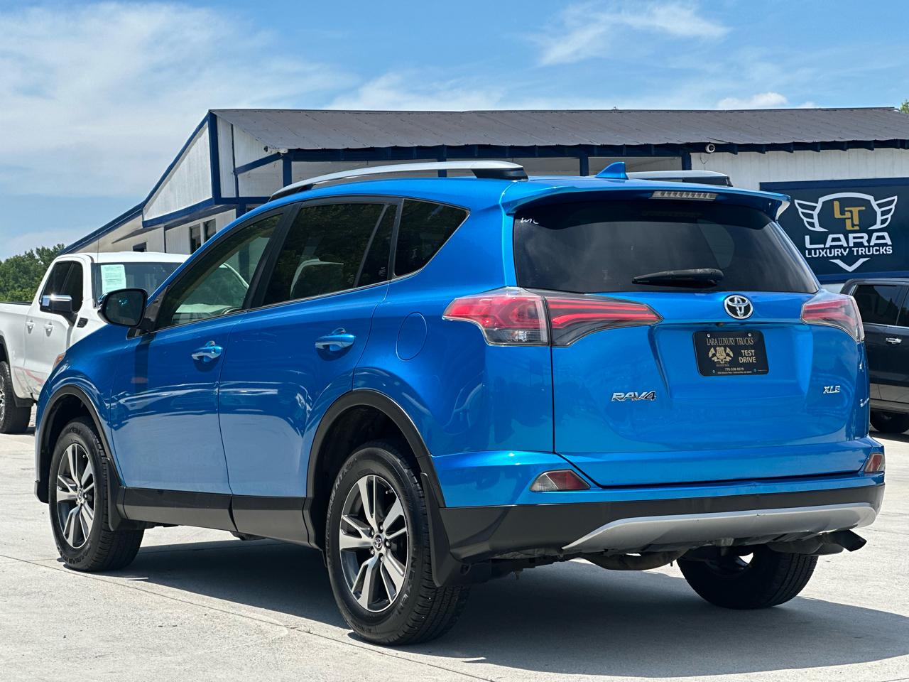 Toyota RAV4 XLE FWD 2018