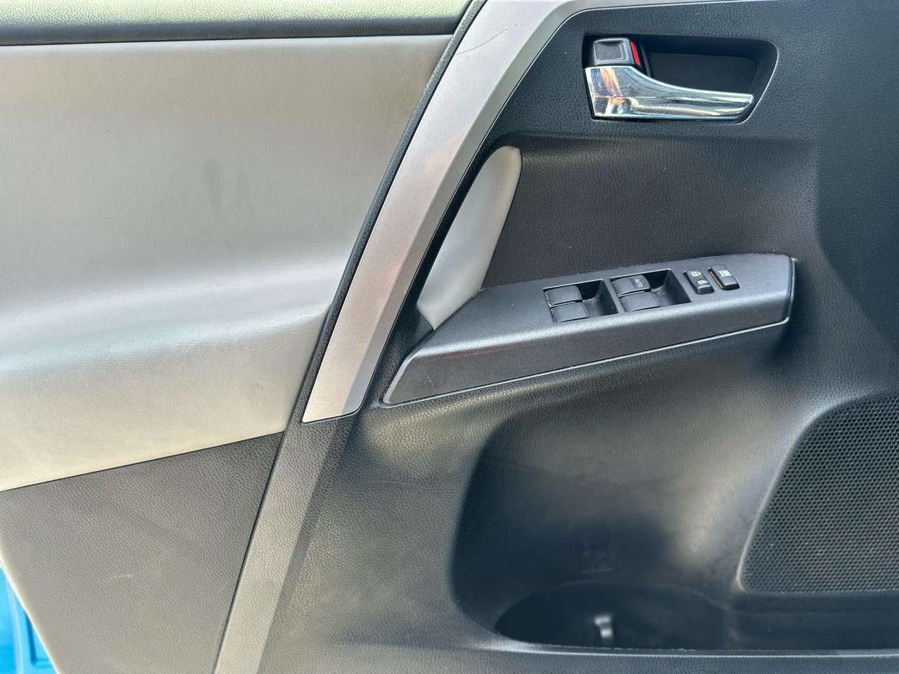 Toyota RAV4 XLE FWD 2018