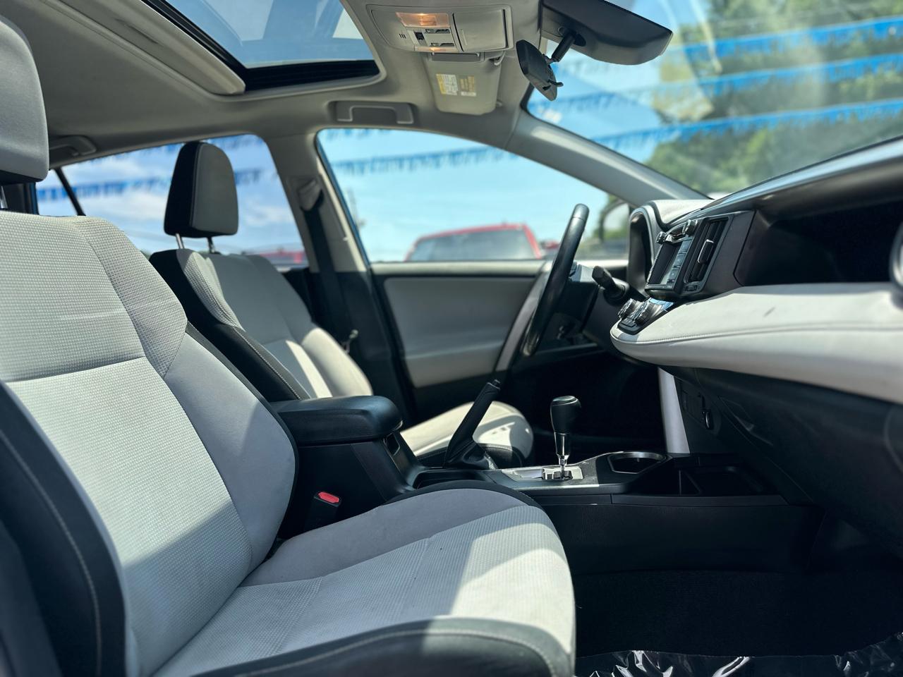 Toyota RAV4 XLE FWD 2018