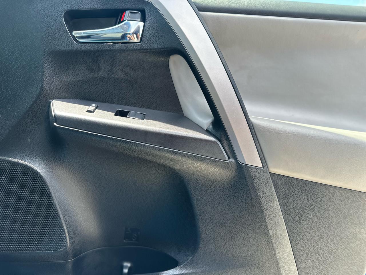 Toyota RAV4 XLE FWD 2018