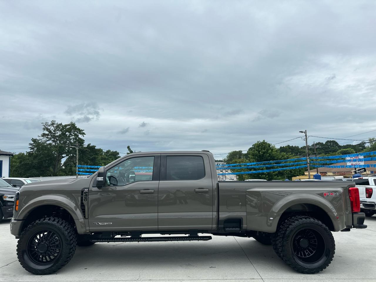 Ford F-450 SD XLT Crew Cab DRW 4WD 2026