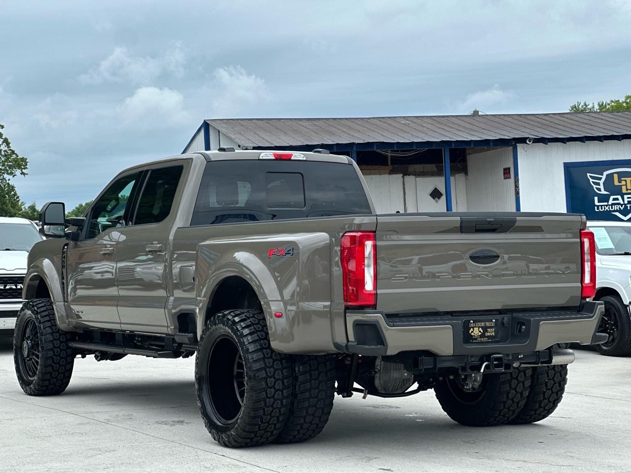 Ford F-450 SD XLT Crew Cab DRW 4WD 2026