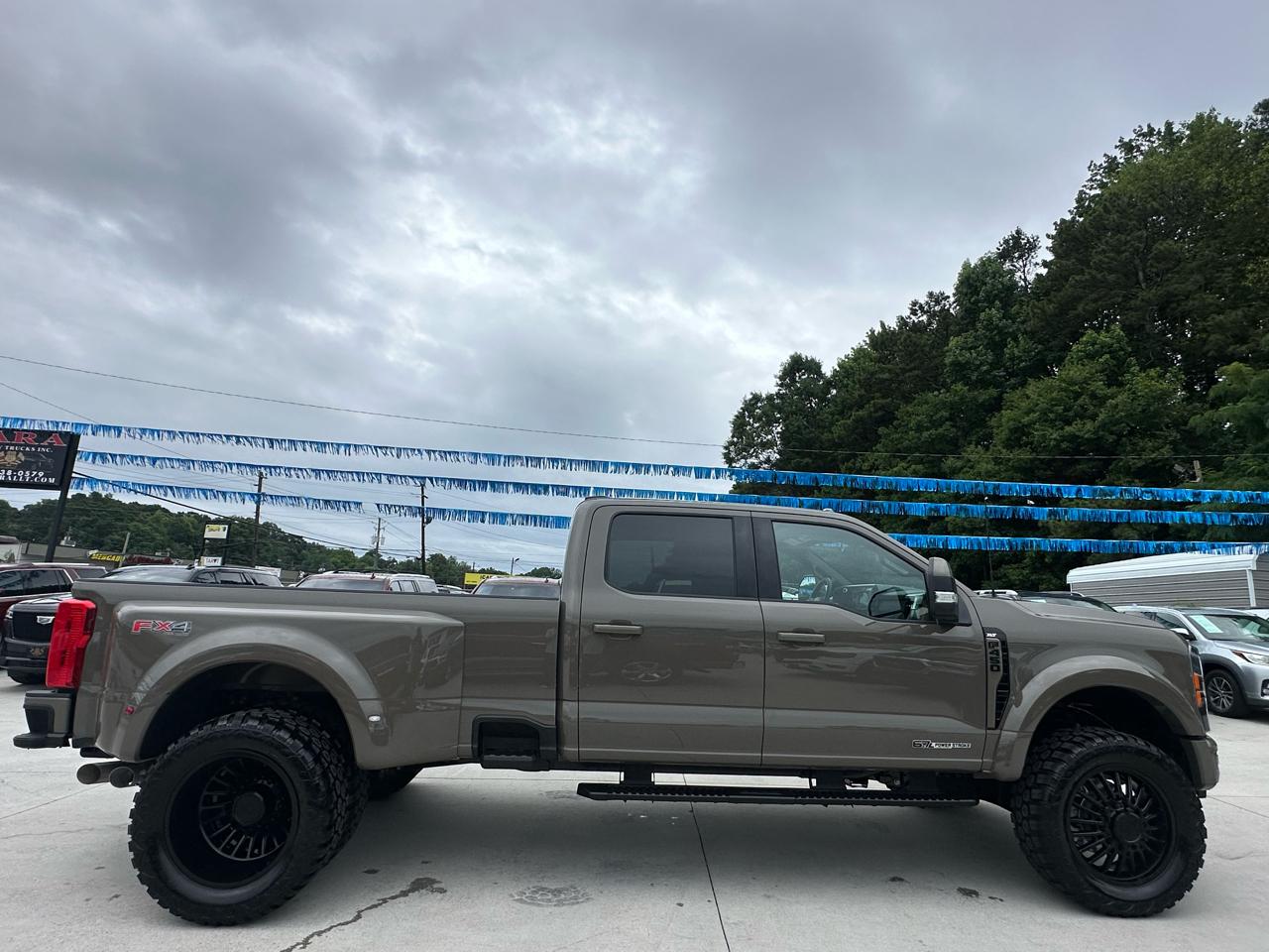 Ford F-450 SD XLT Crew Cab DRW 4WD 2026