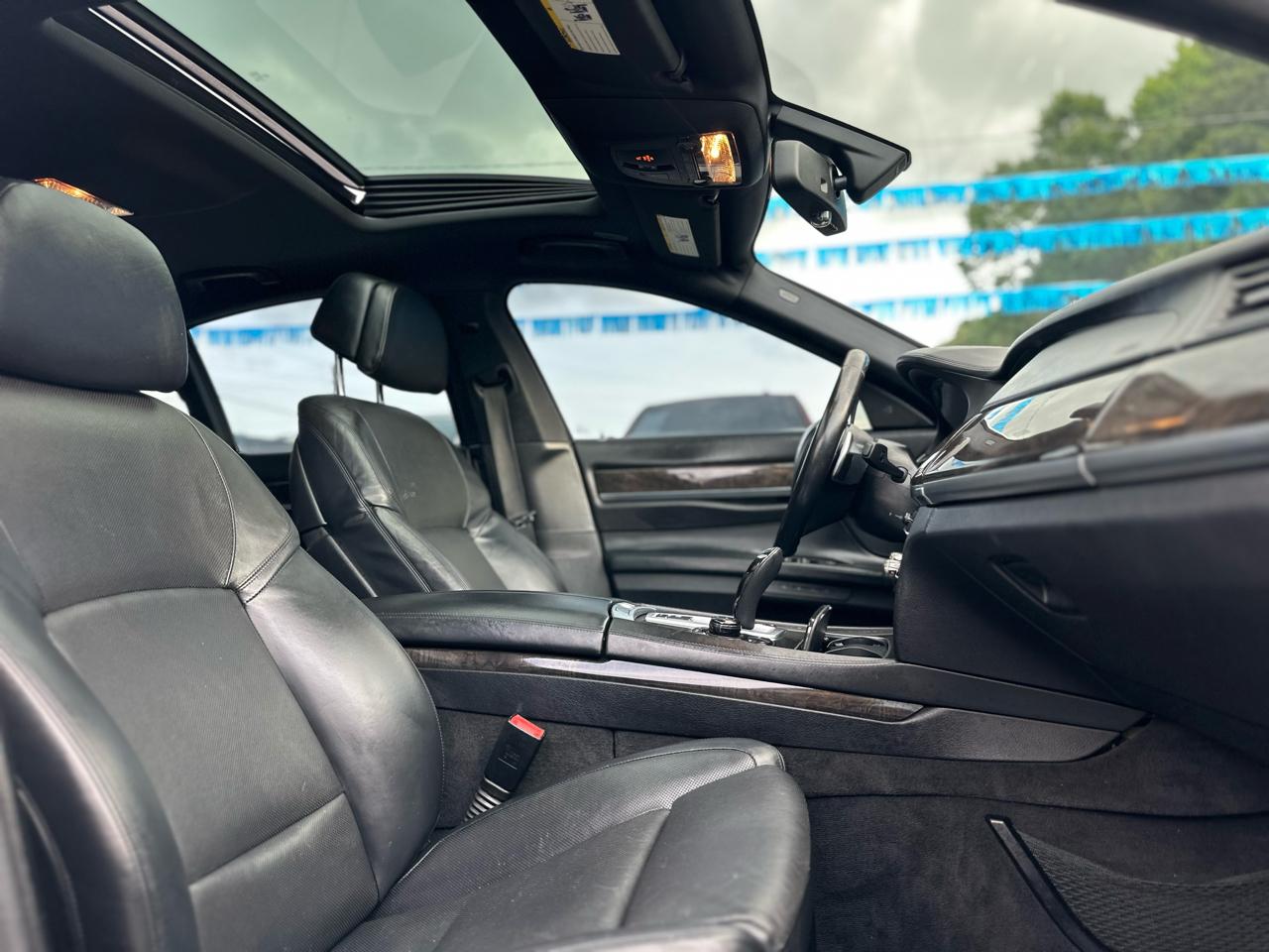 BMW 7-Series 750i xDrive 2013