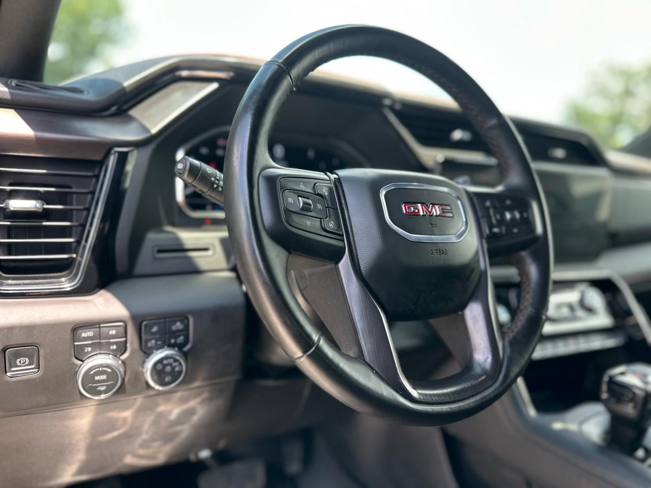 GMC Sierra 1500 AT4 Crew Cab 4WD 2025