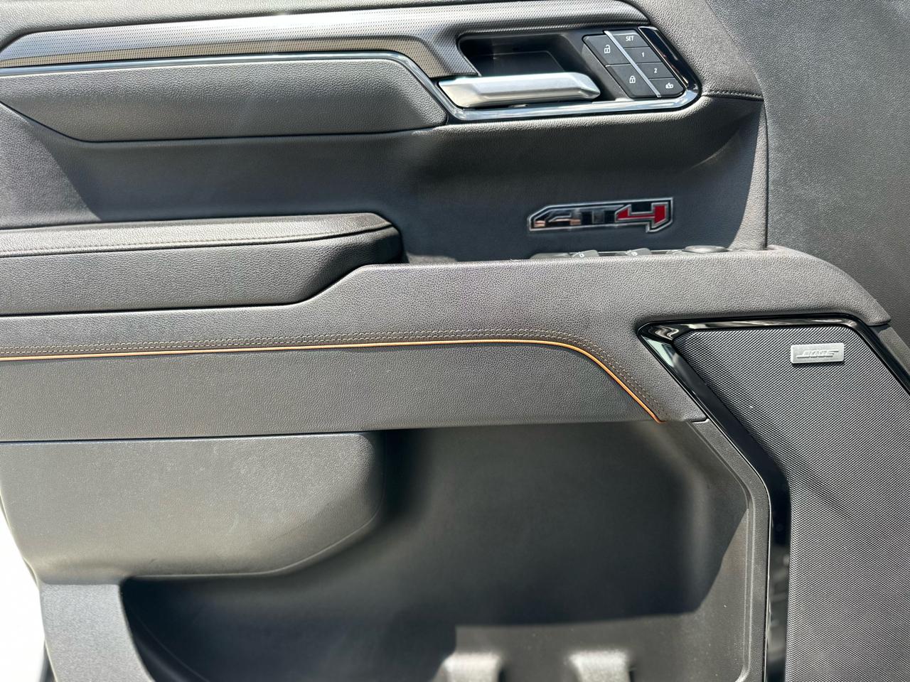 GMC Sierra 1500 AT4 Crew Cab 4WD 2025