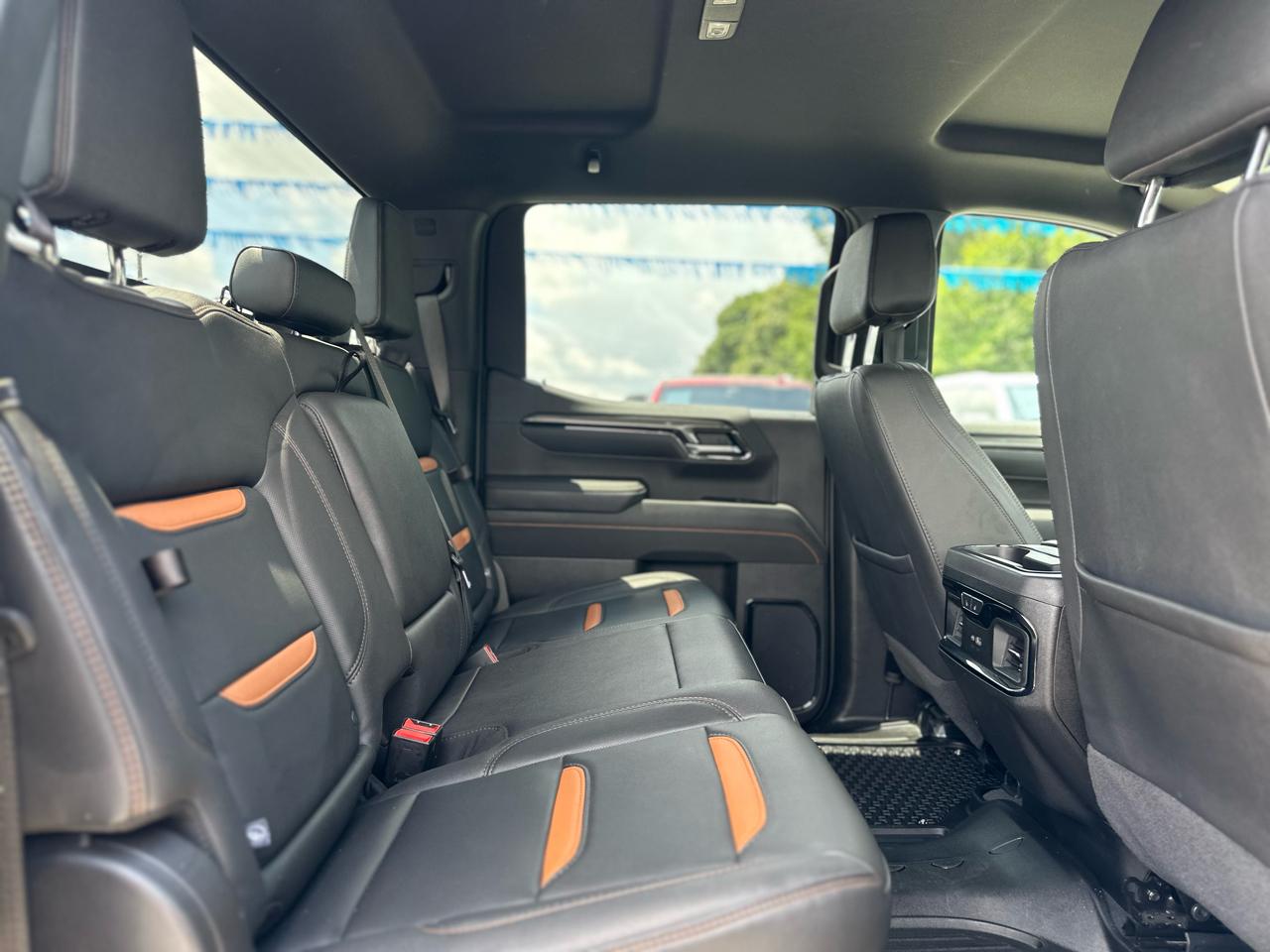 GMC Sierra 1500 AT4 Crew Cab 4WD 2025
