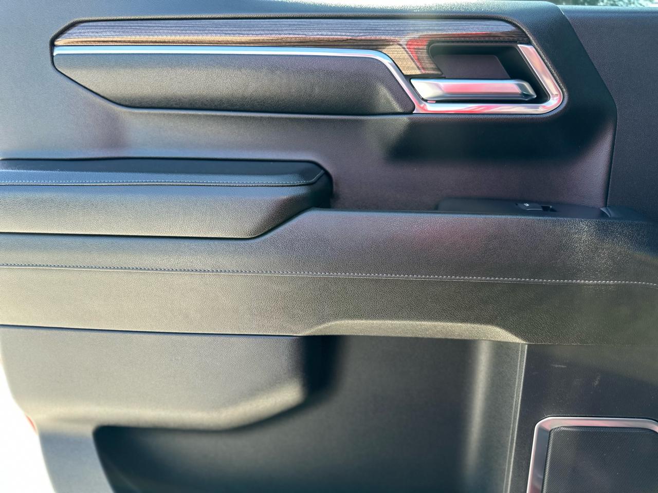Chevrolet Silverado 1500 RST Crew Cab 2WD 2024
