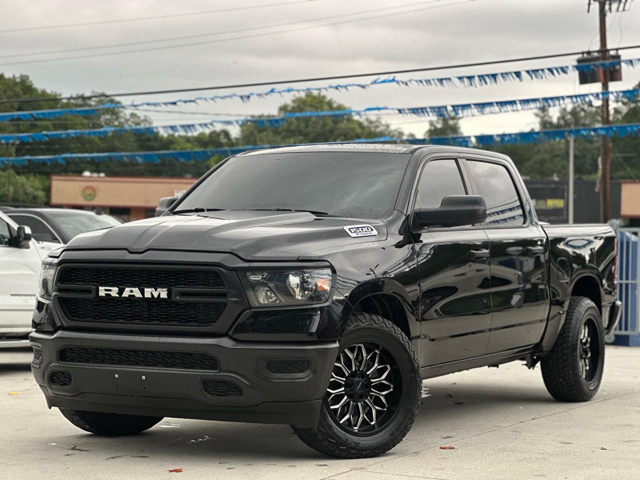 RAM 1500 Tradesman Crew Cab SWB 2WD 2024