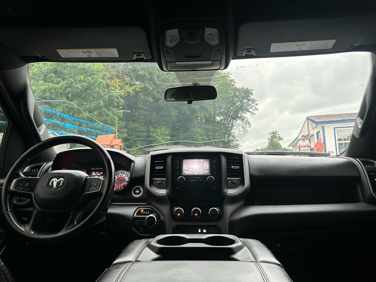 RAM 1500 Tradesman Crew Cab SWB 2WD 2024