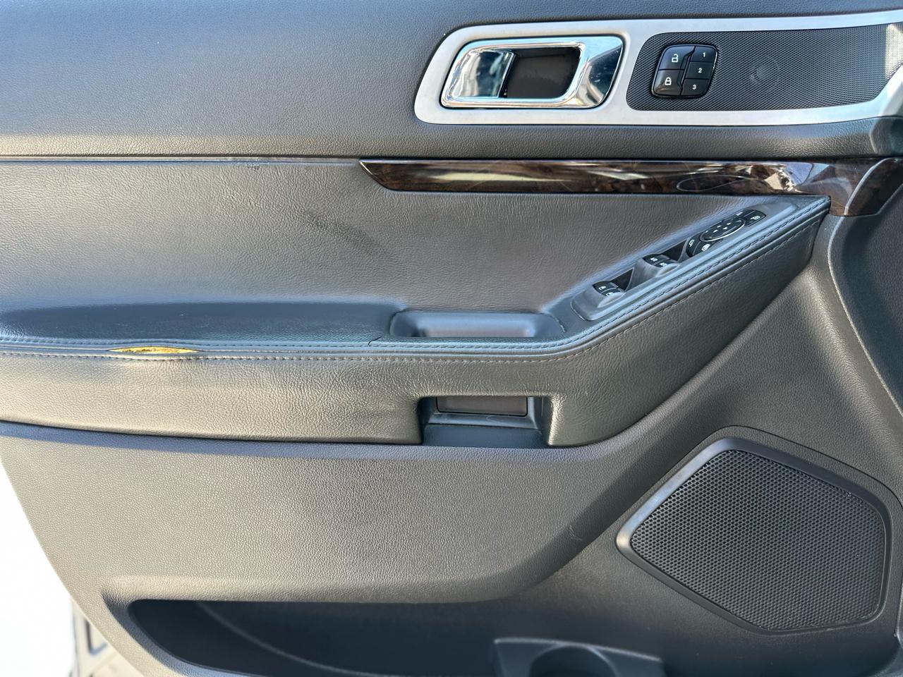 Ford Explorer Limited FWD 2011