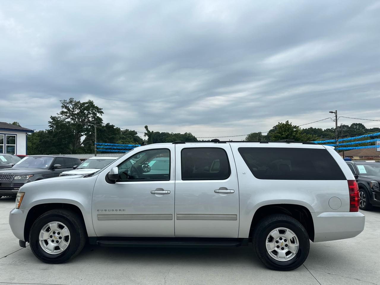 Chevrolet Suburban LT 1500 2WD 2014