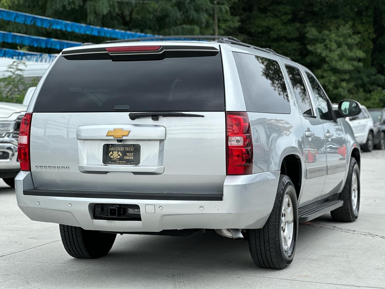 Chevrolet Suburban LT 1500 2WD 2014