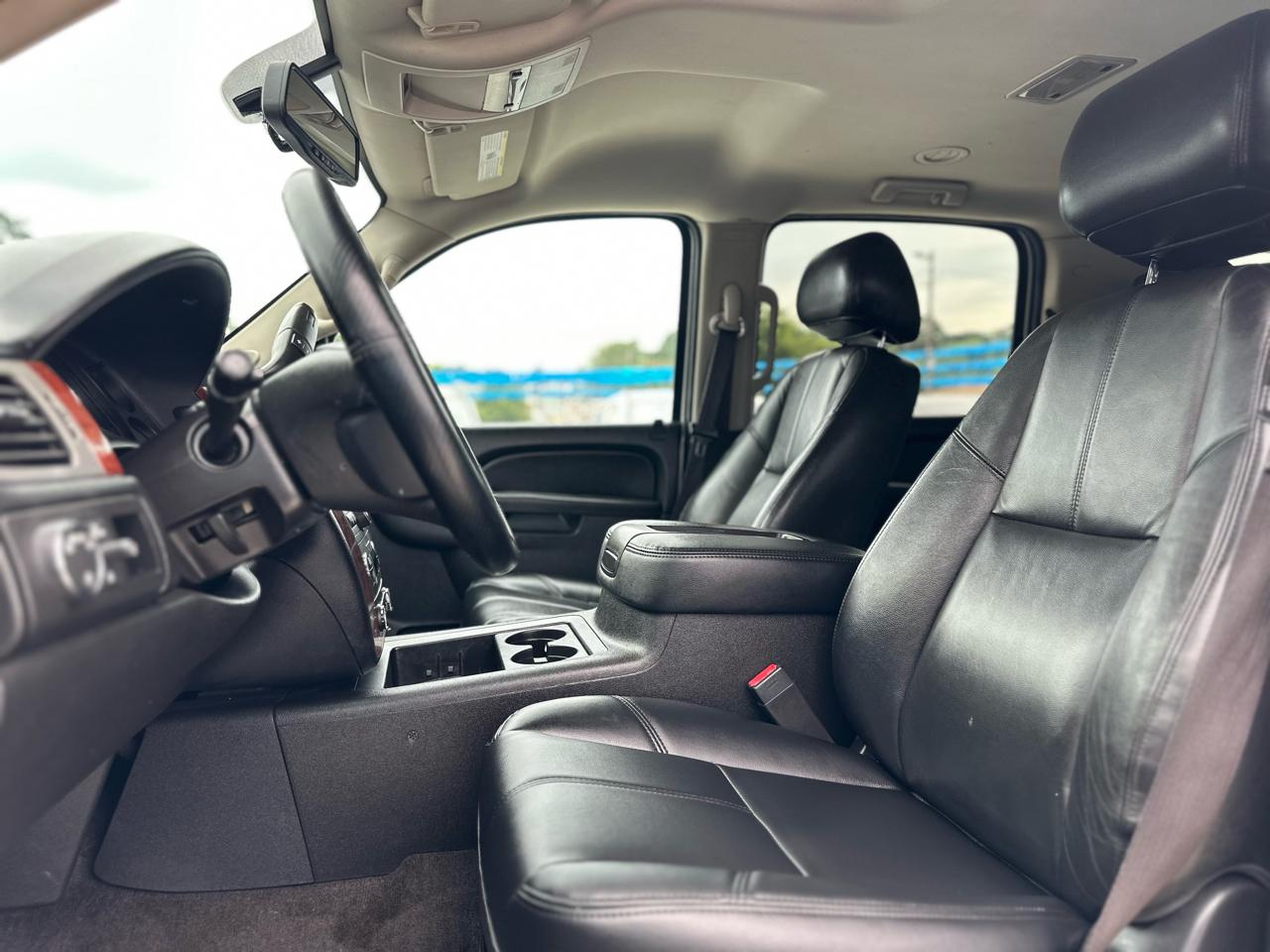 Chevrolet Suburban LT 1500 2WD 2014