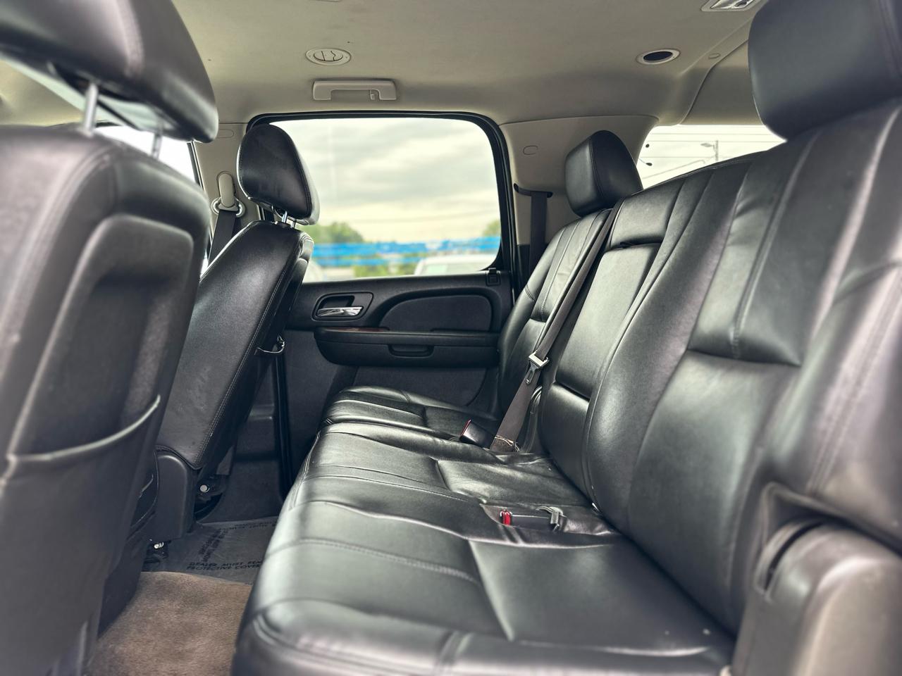 Chevrolet Suburban LT 1500 2WD 2014