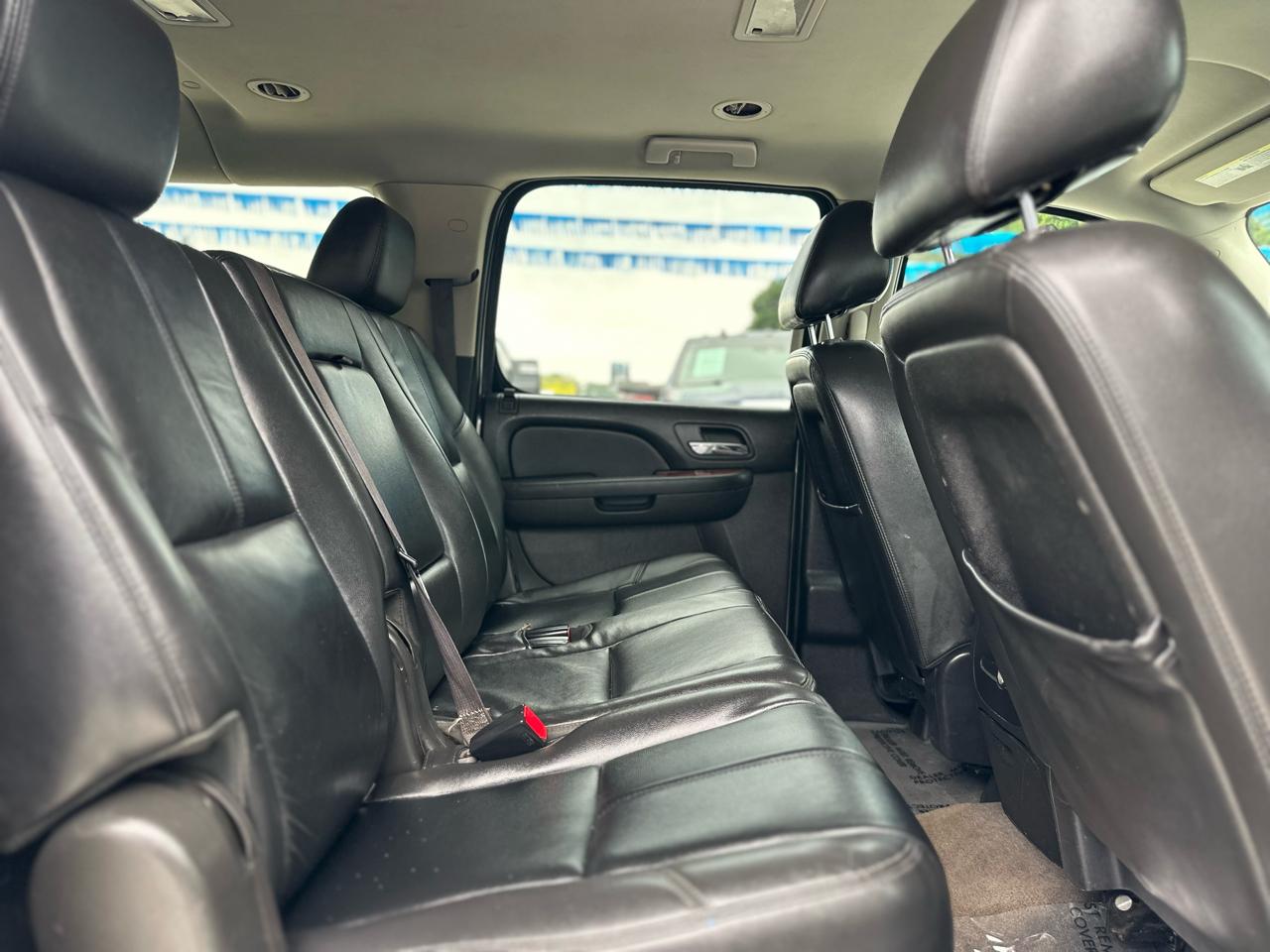 Chevrolet Suburban LT 1500 2WD 2014