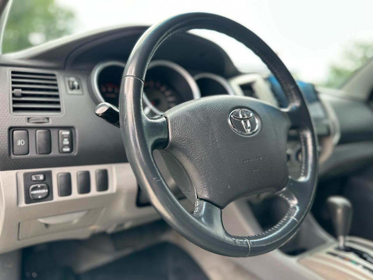 Toyota Tacoma PreRunner Double Cab V6 Auto 2WD 2006
