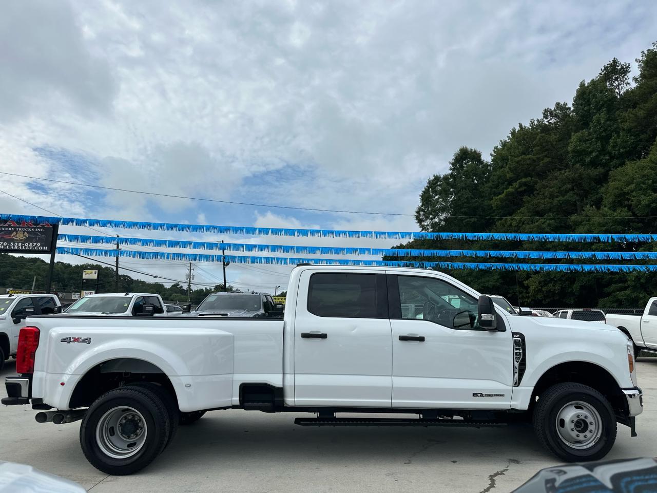 Ford F-350 SD XLT 4WD DRW 2026