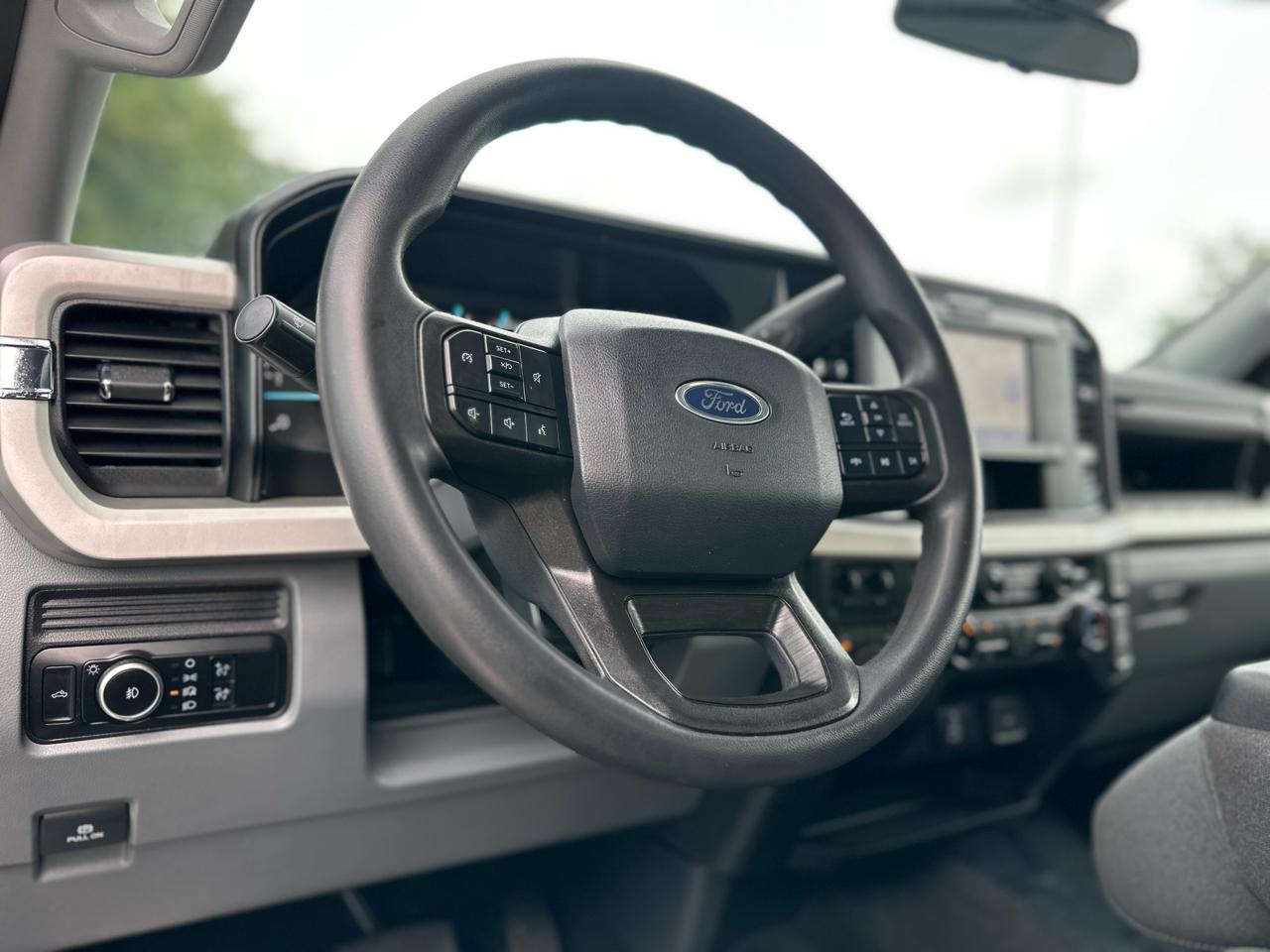 Ford F-350 SD XLT 4WD DRW 2026