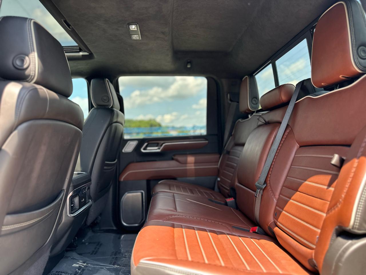 GMC Sierra 3500HD Denali Ultimate Crew Cab 4WD 2024