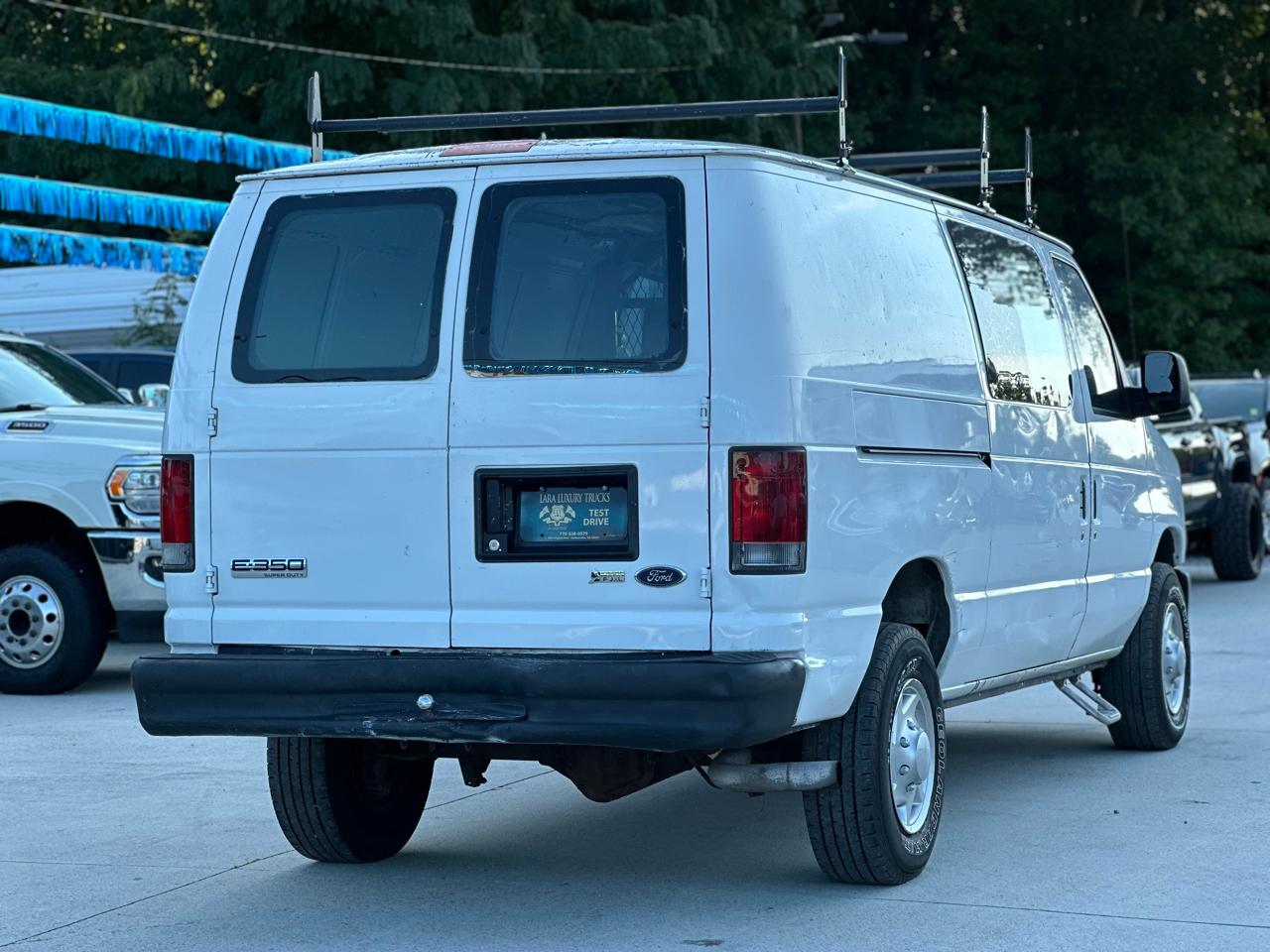Ford Econoline E-350 Super Duty 2010