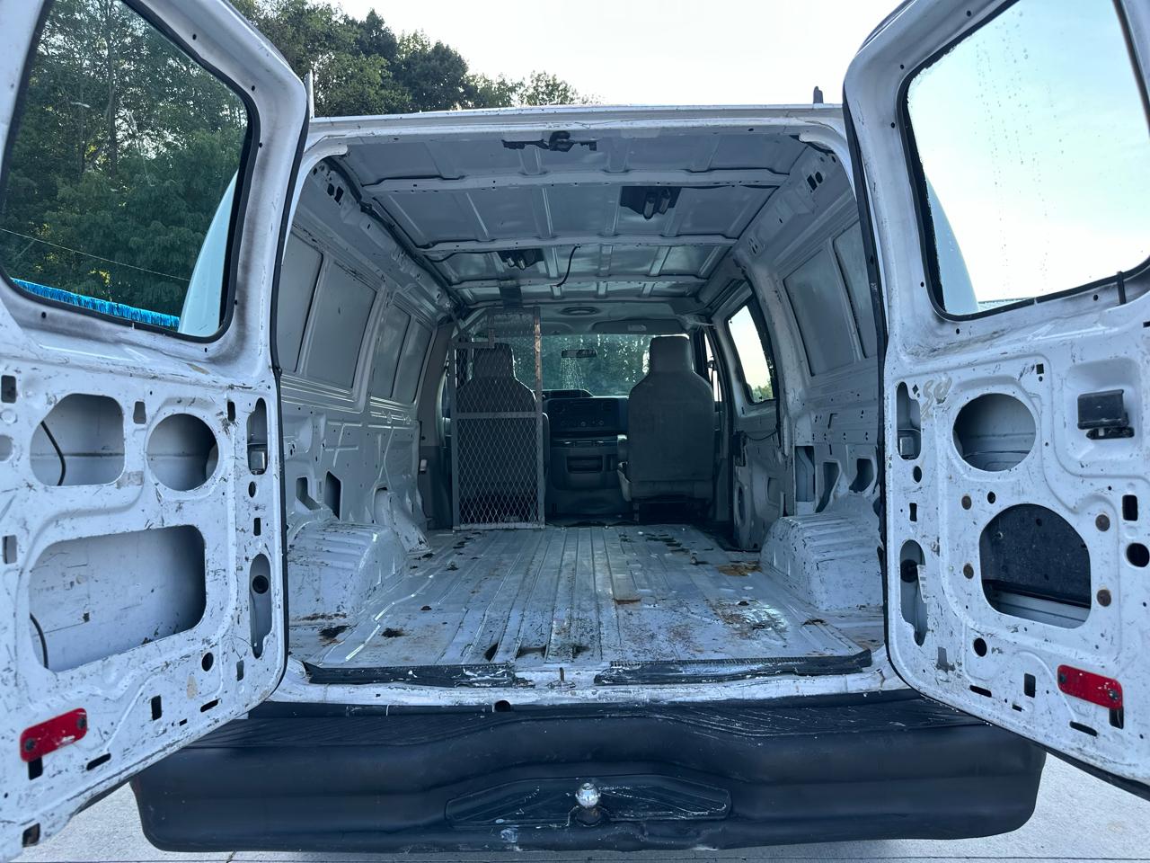 Ford Econoline E-350 Super Duty 2010