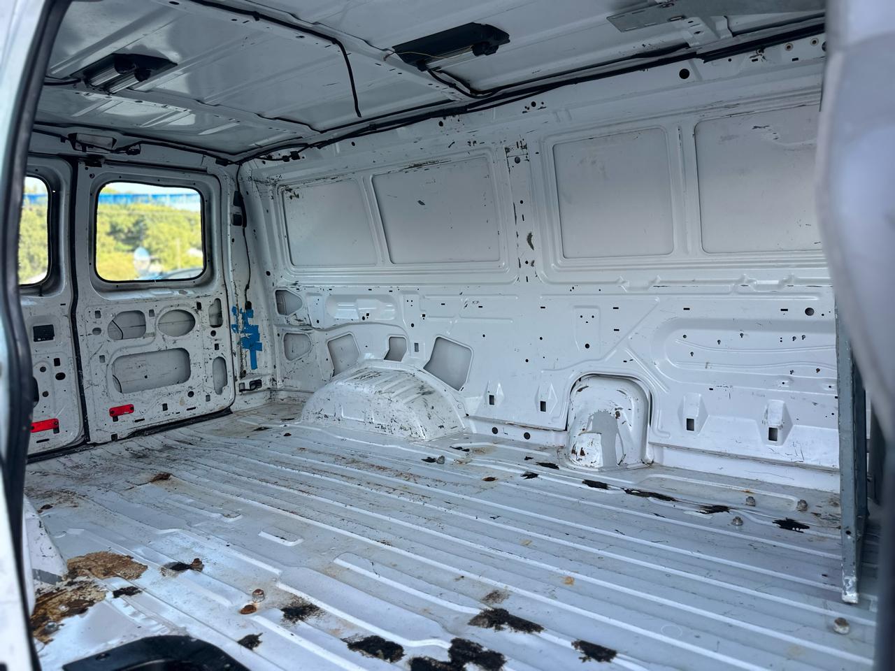 Ford Econoline E-350 Super Duty 2010