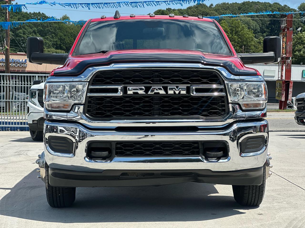 RAM 3500 Tradesman Crew Cab 4WD DRW 2022