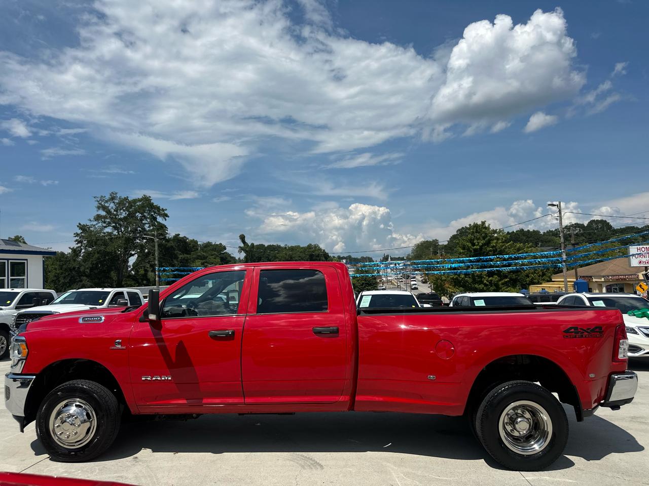 RAM 3500 Tradesman Crew Cab 4WD DRW 2022