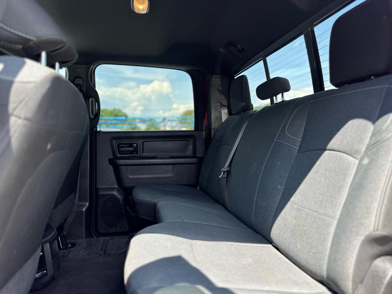 RAM 3500 Tradesman Crew Cab 4WD DRW 2022