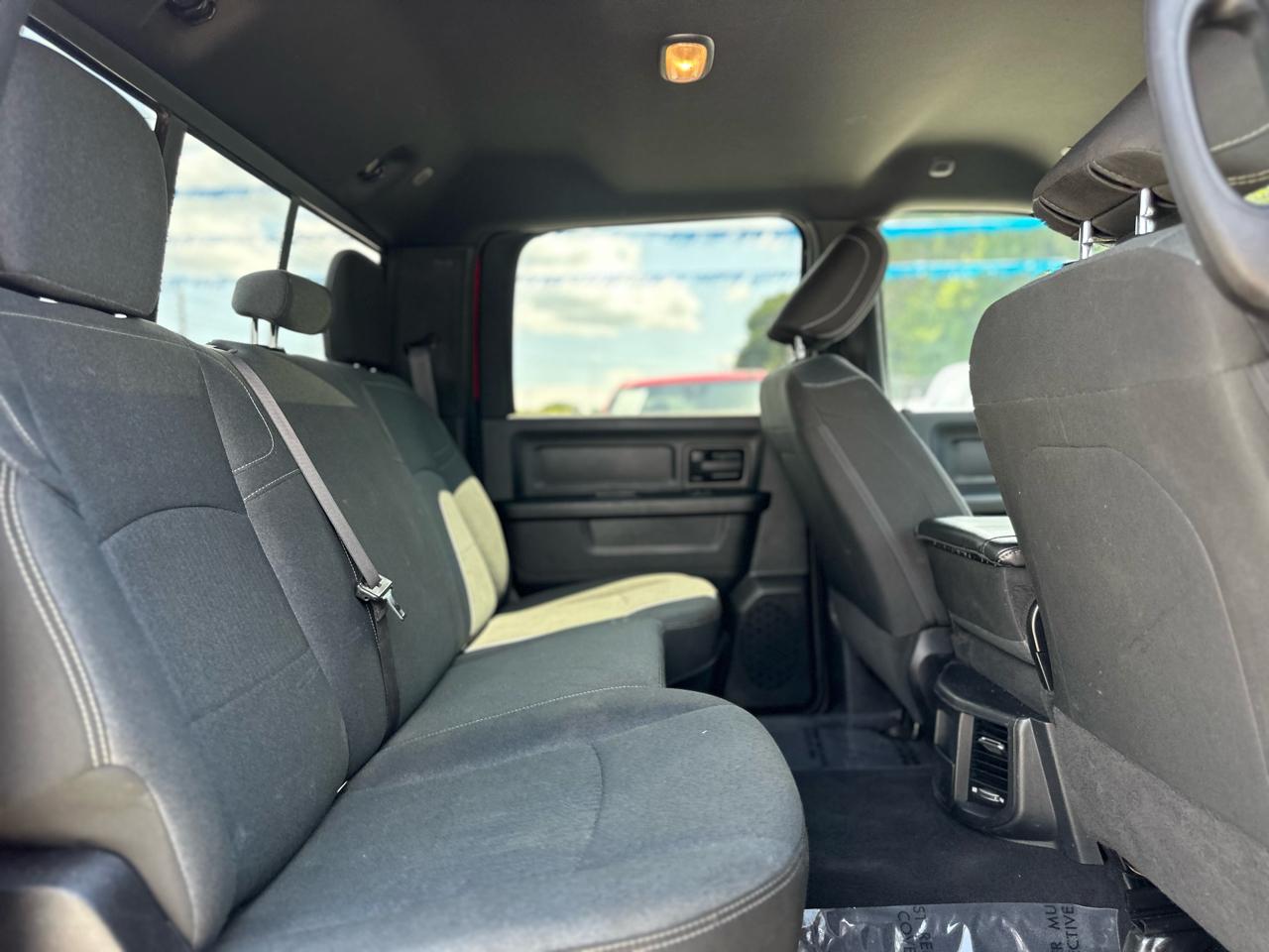 RAM 3500 Tradesman Crew Cab 4WD DRW 2022