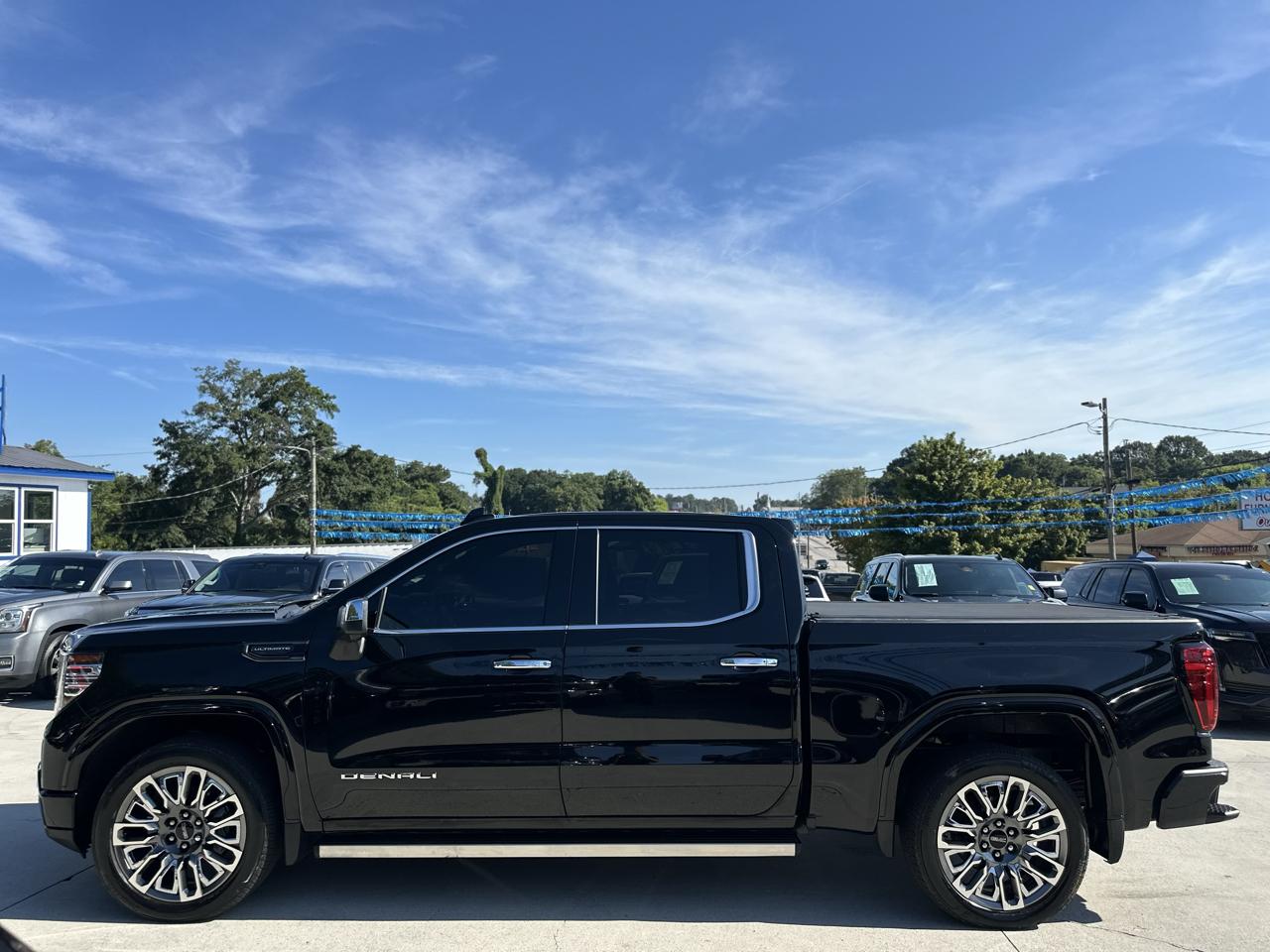 GMC Sierra 1500 Denali Ultimate Crew Cab 4WD 2024