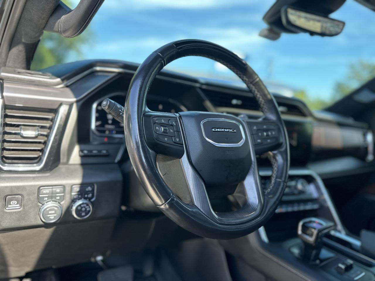 GMC Sierra 1500 Denali Ultimate Crew Cab 4WD 2024