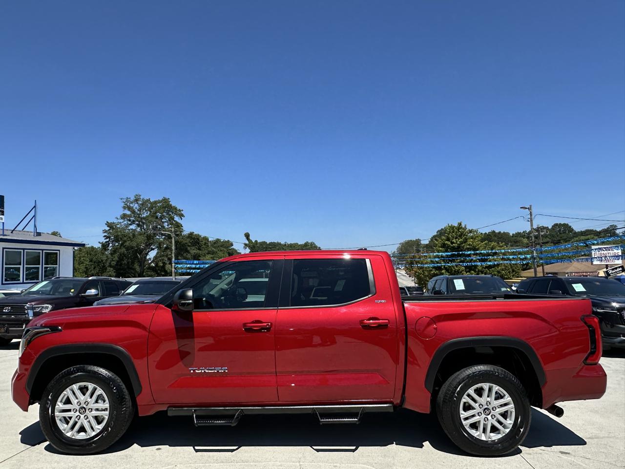 Toyota Tundra SR5 2023