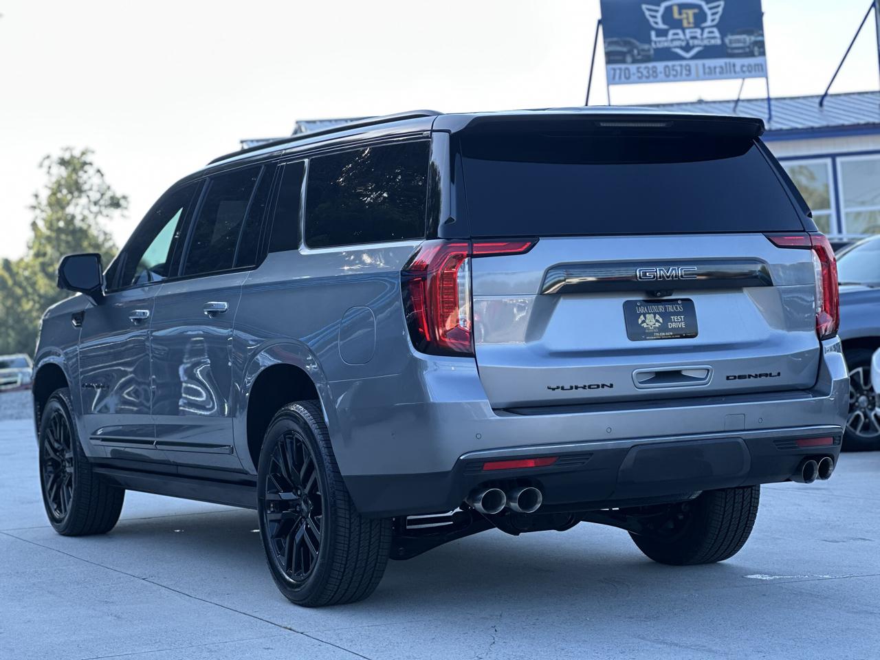 GMC Yukon XL Denali Ultimate 4WD 2024