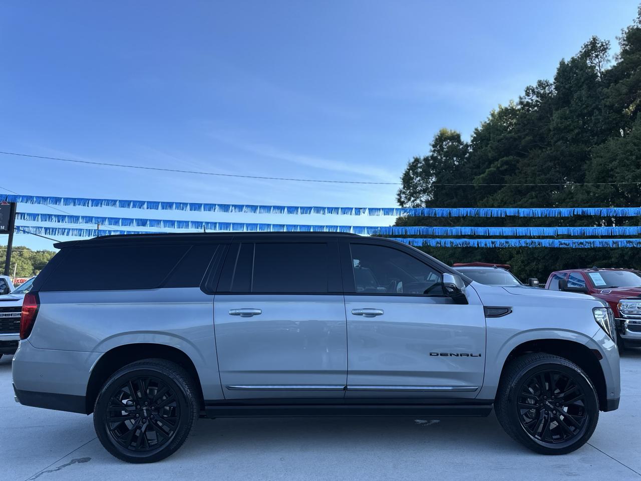 GMC Yukon XL Denali Ultimate 4WD 2024