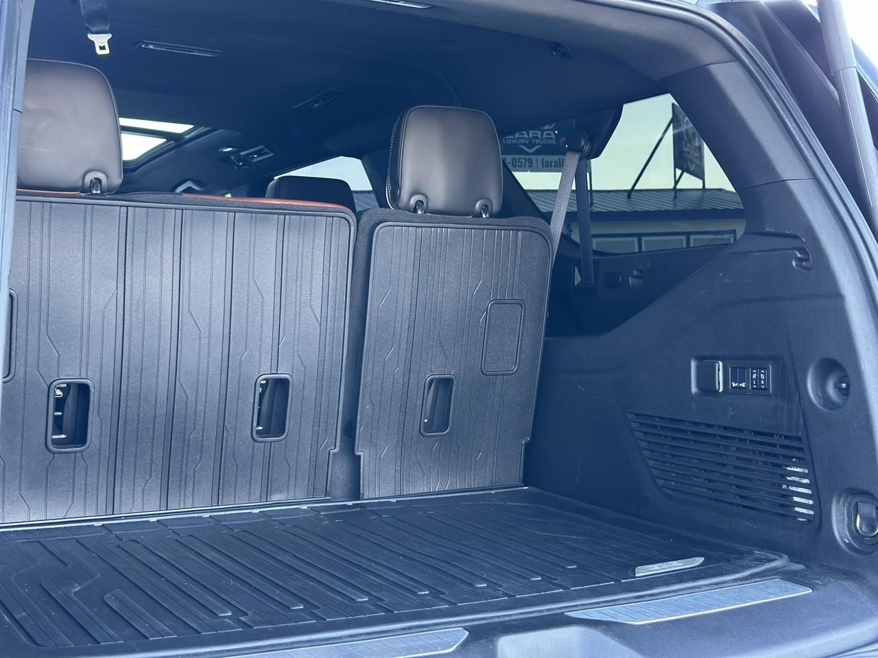 GMC Yukon XL Denali Ultimate 4WD 2024
