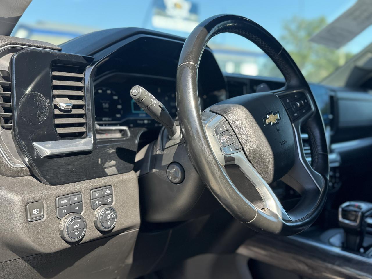 Chevrolet Silverado 1500 LTZ Crew Cab 4WD 2023