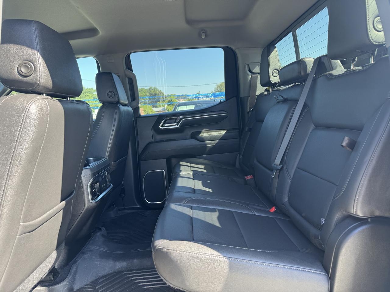 Chevrolet Silverado 1500 LTZ Crew Cab 4WD 2023