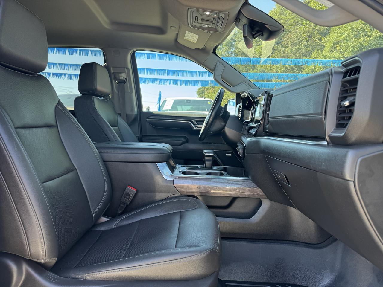 Chevrolet Silverado 1500 LTZ Crew Cab 4WD 2023