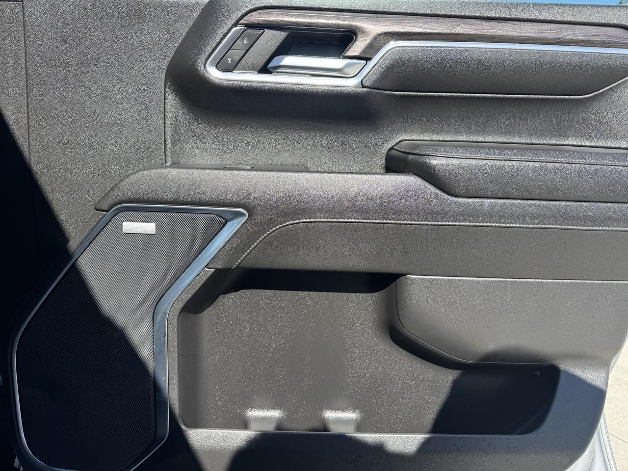 Chevrolet Silverado 1500 LTZ Crew Cab 4WD 2023