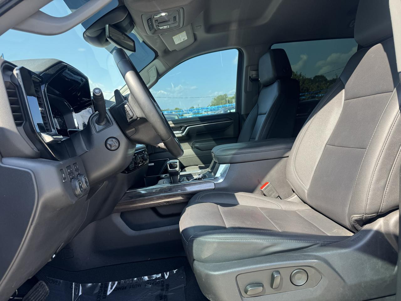 Chevrolet Silverado 1500 LTZ Crew Cab 4WD 2024