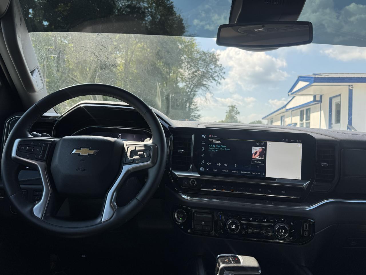 Chevrolet Silverado 1500 LTZ Crew Cab 4WD 2024